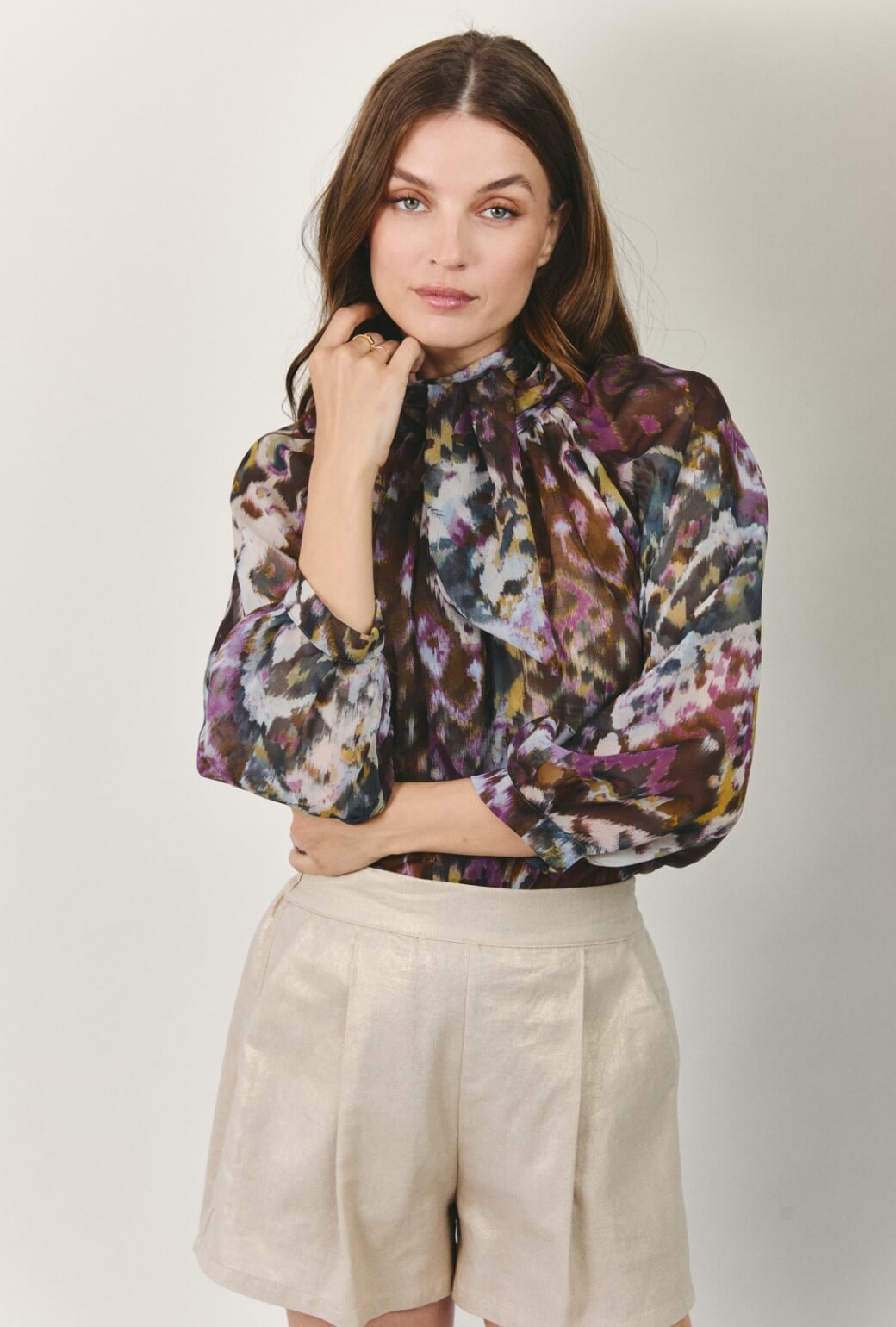 Flat Front Everyday Shorts - Gold Shimmer Linen